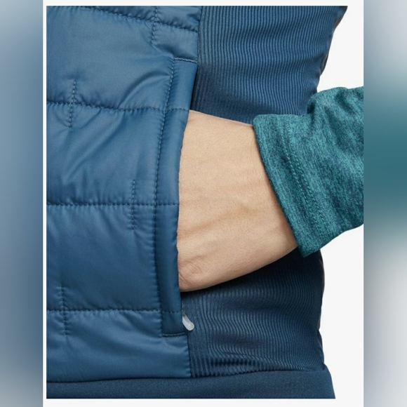 Nike Women's Therma-Fit Vest - Picture 12 of 14